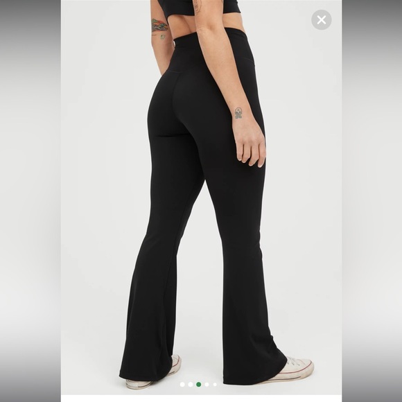 Aerie Black Crossover Flare Leggings - Picture 4 of 7